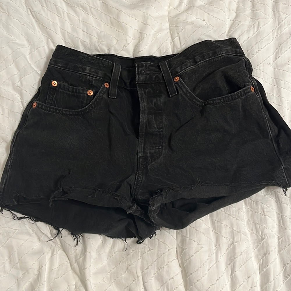 black levi shorts